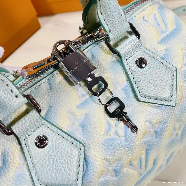 Fashionrepsfam ru 2207DJ0004 Bag LV 0727